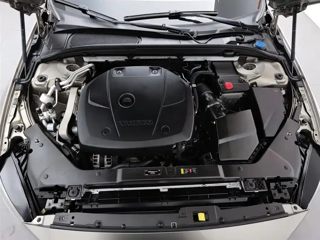 Volvo S60 — фото 10
