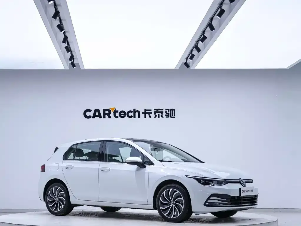 Volkswagen Golf 2021 из CN, фото 2