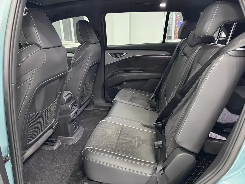 Audi Q5 e-tron 2023 из CN, фото 4
