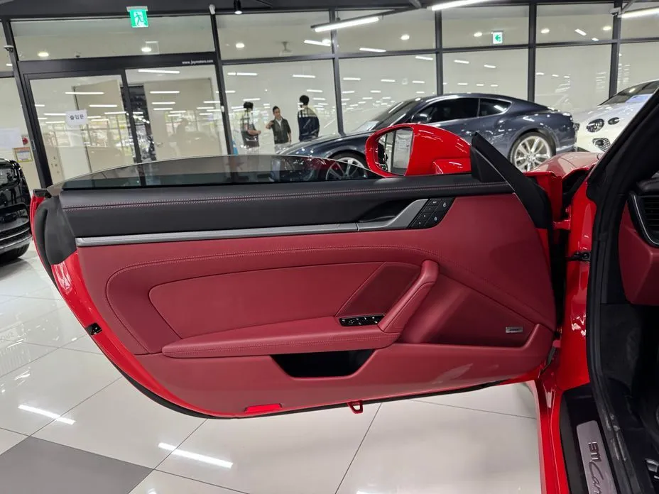 Porsche 911 2024 из KR, фото 4