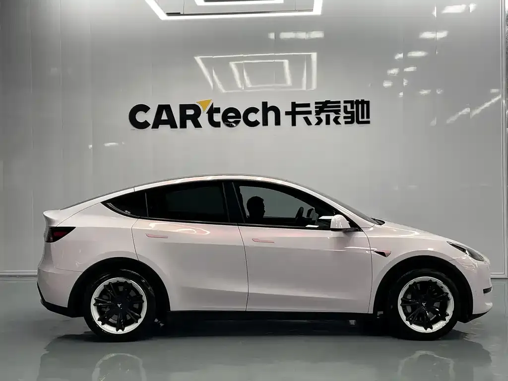 Tesla Model Y — фото 2