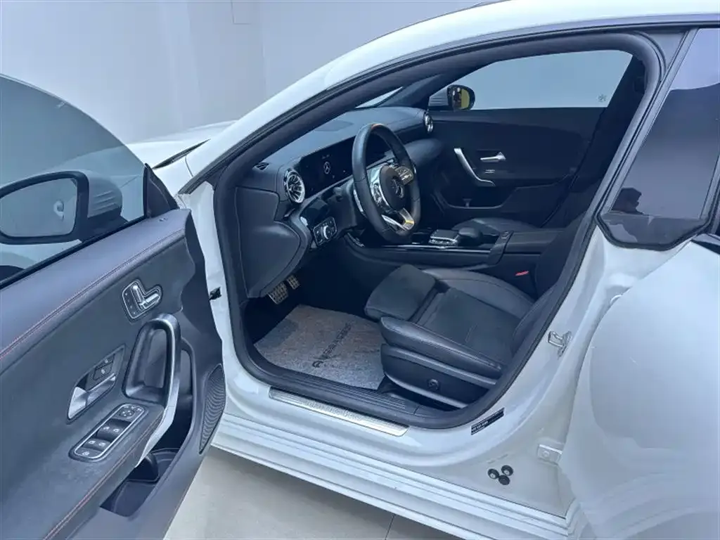 Mercedes-Benz CLA (Import) — фото 4