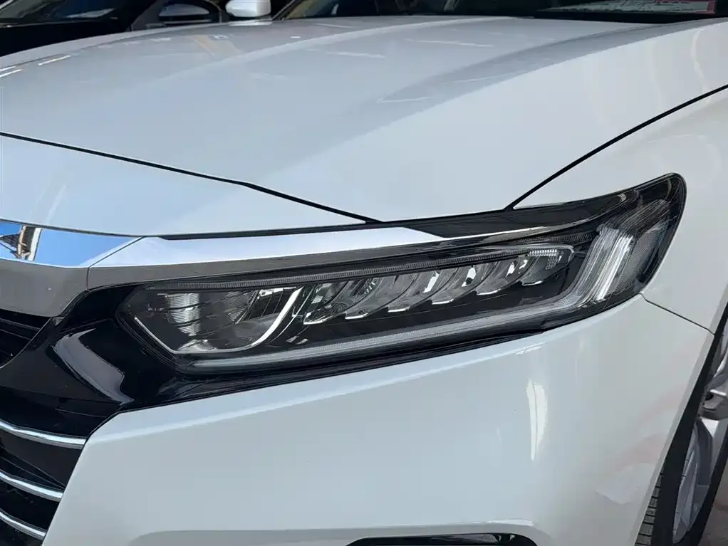 Honda Accord — фото 8