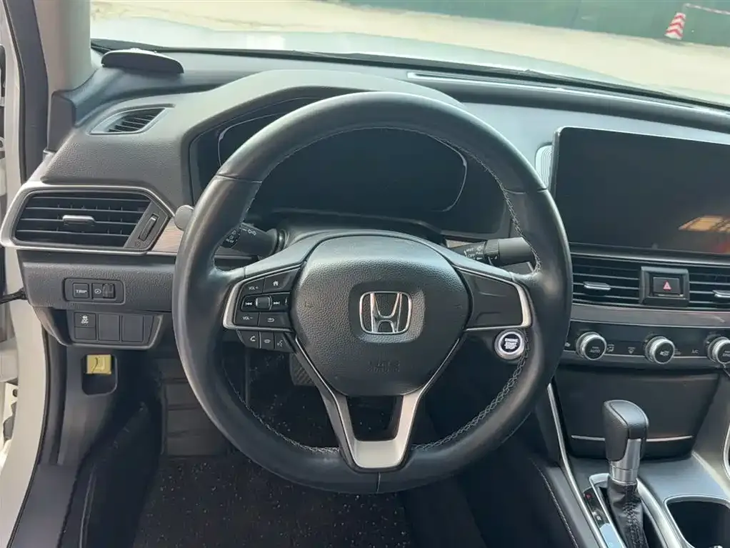 Honda Accord — фото 7