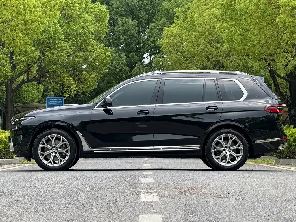 BMW X7 — фото 10