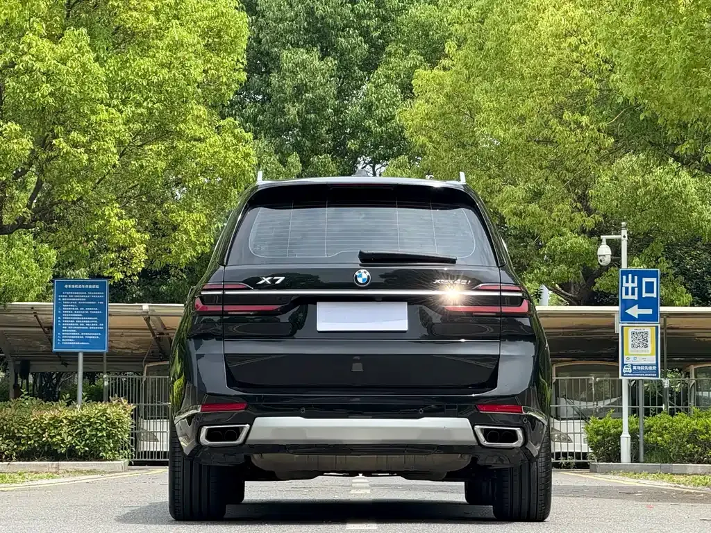 BMW X7 — фото 9