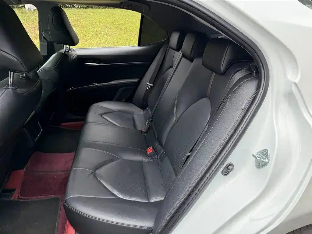Toyota Camry 2024 из CN, фото 2