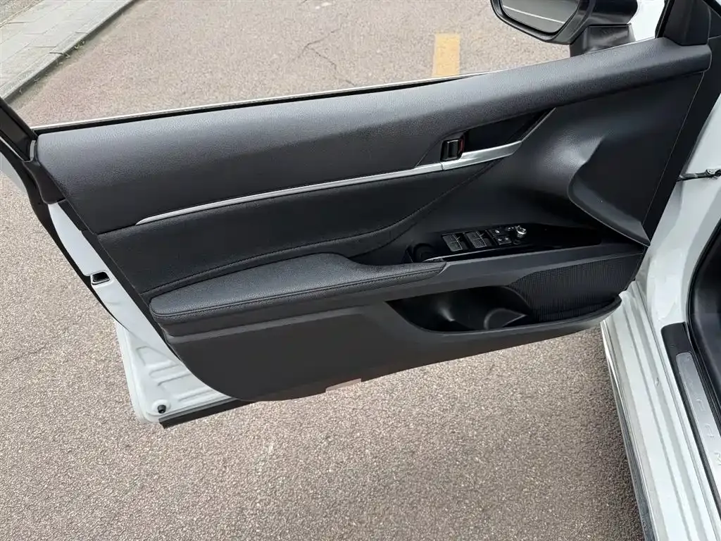 Toyota Camry 2024 из CN, фото 4
