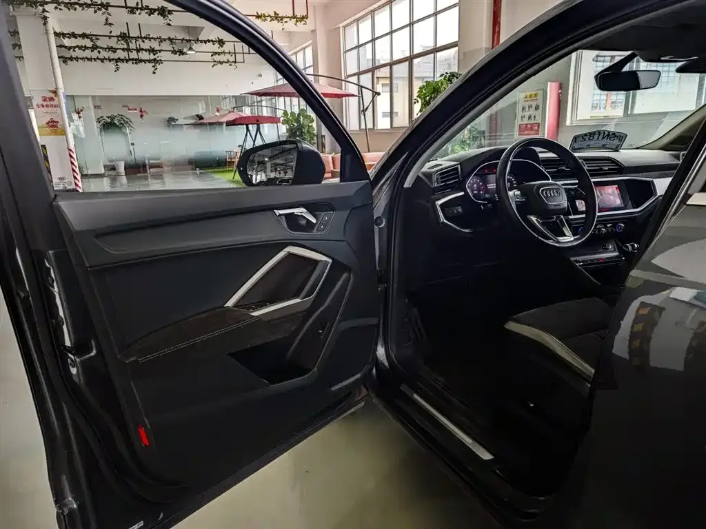 Audi Q3 2021 из CN, фото 10