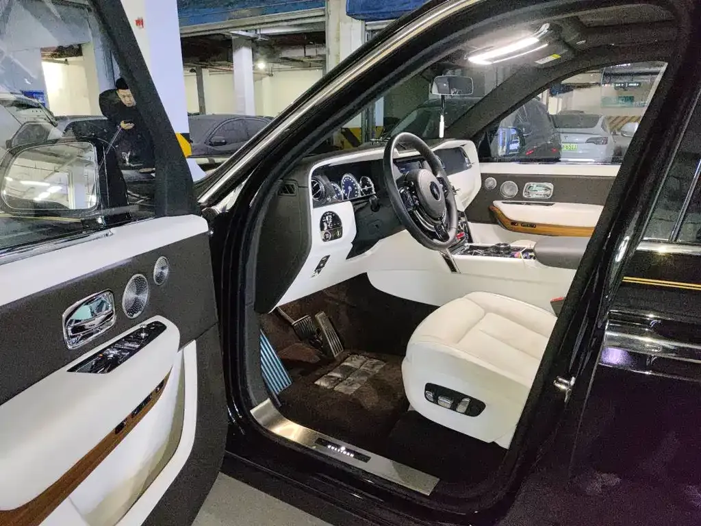 Rolls-Royce Cullinan 2021 из CN, фото 3