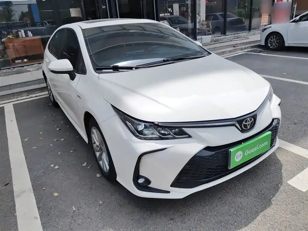 Toyota Corolla — фото 7