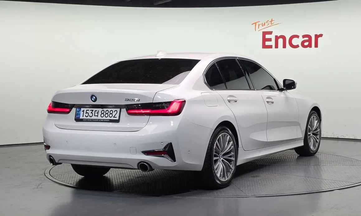 BMW 3-Series 2022 из KR, фото 10