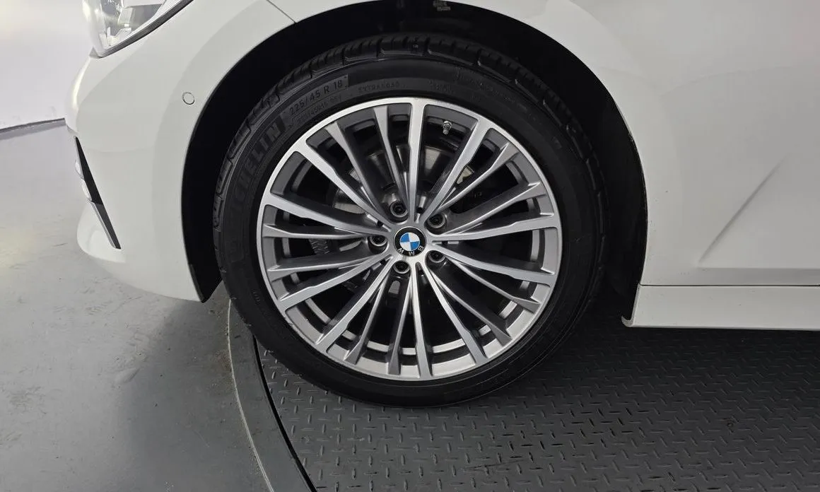 BMW 3-Series 2022 из KR, фото 5