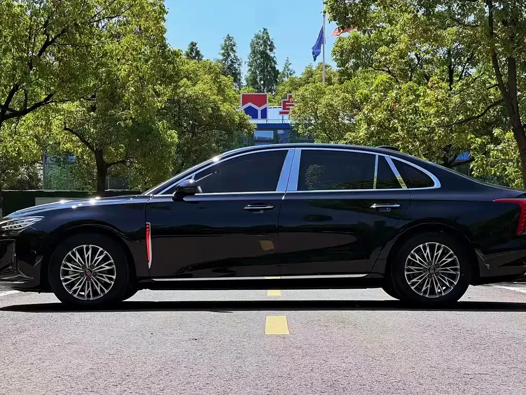 Hongqi H5 — фото 4