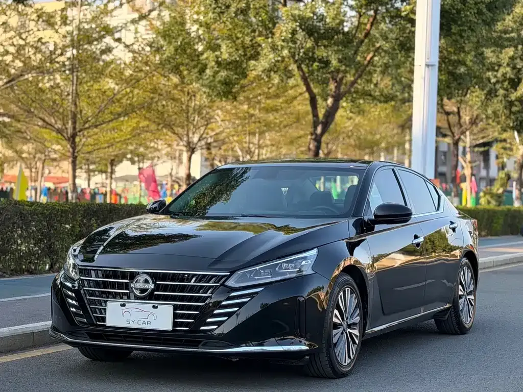 Nissan Teana — фото 1