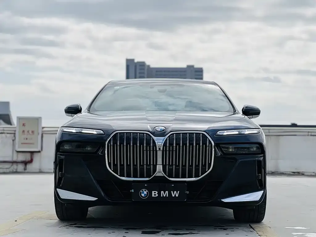 BMW 7 Series — фото 5