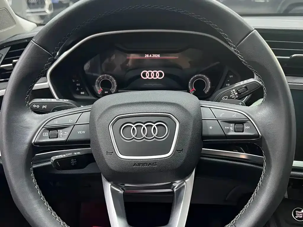 Audi Q3 — фото 10