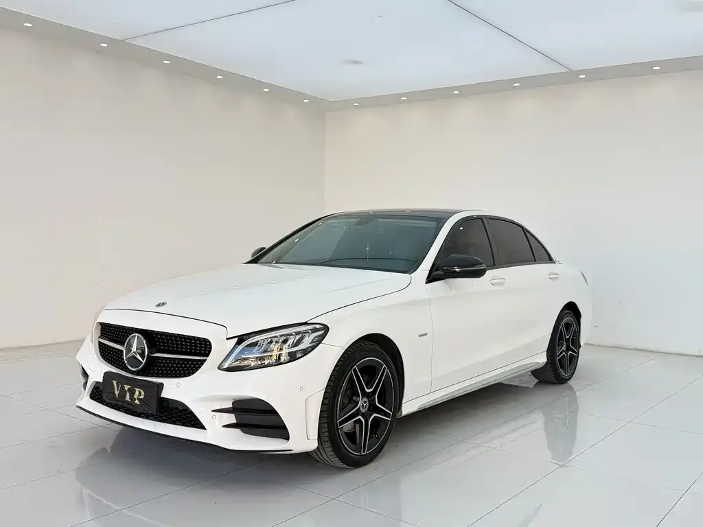 Mercedes-Benz C-Class — фото 1