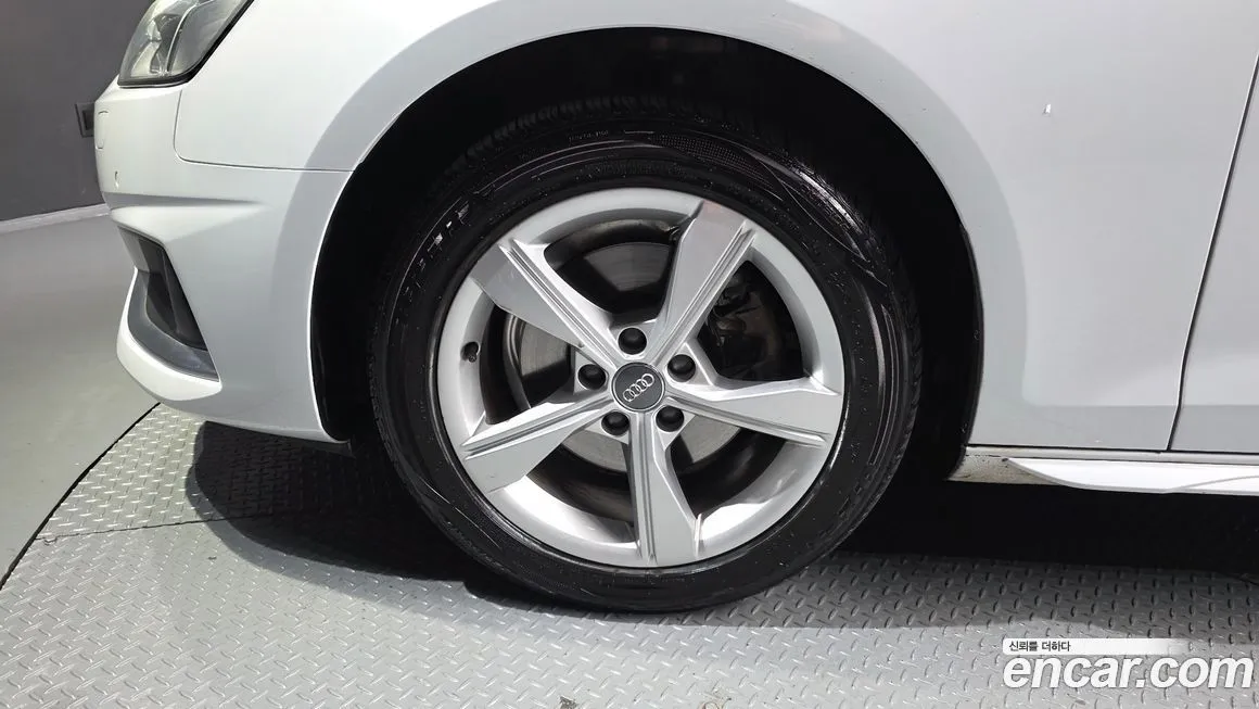 Audi A4 2021 из KR, фото 8