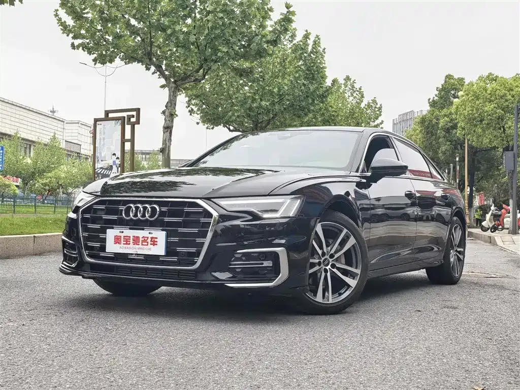 Audi A6L — фото 1