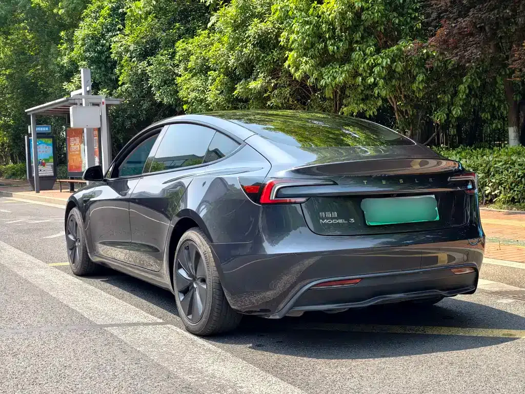 Tesla Model 3 — фото 6