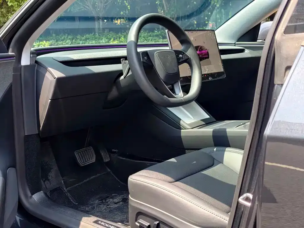 Tesla Model 3 — фото 2