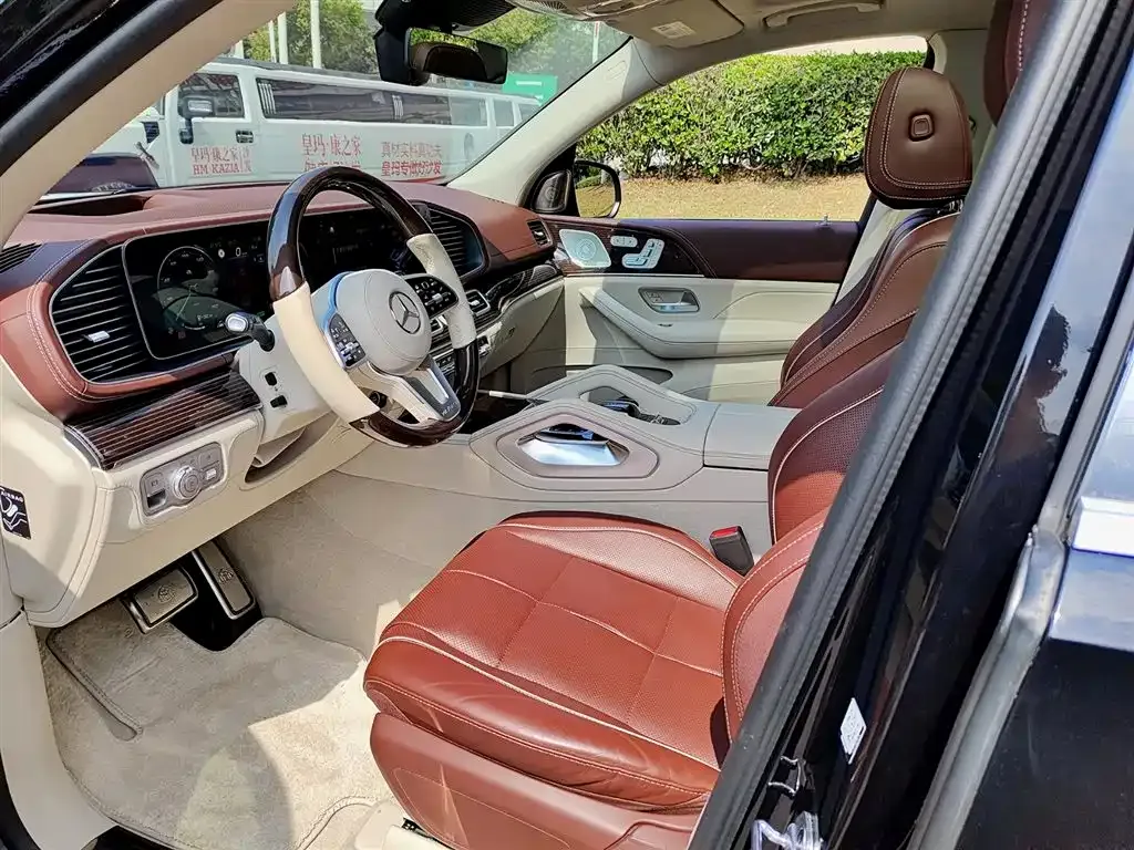 Mercedes-Benz GLS — фото 4