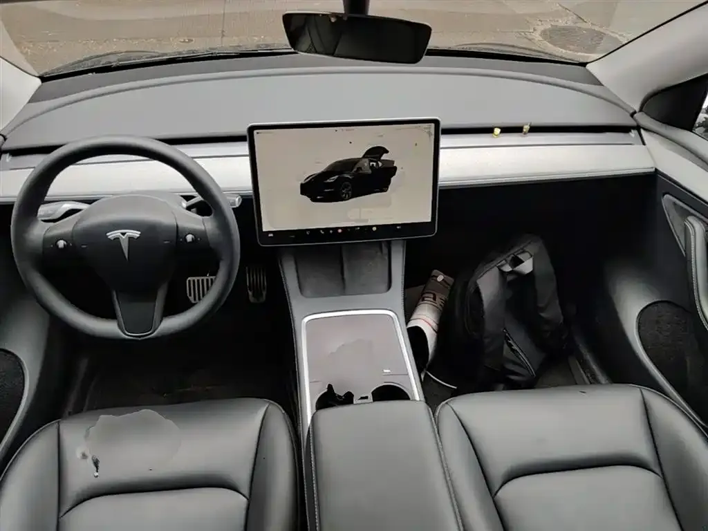 Tesla Model Y — фото 9