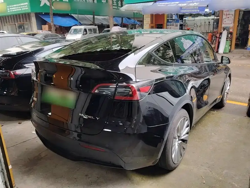 Tesla Model Y — фото 3