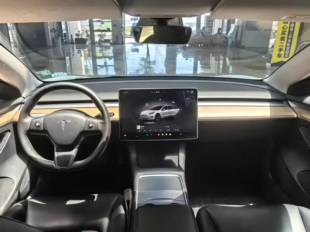 Tesla Model 3 — фото 5