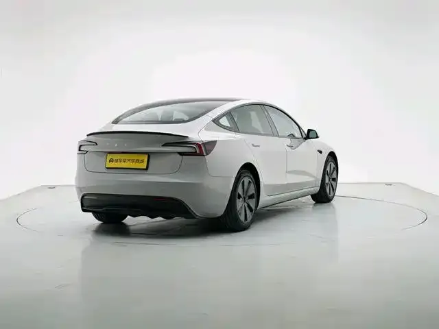 Tesla Model 3 — фото 2