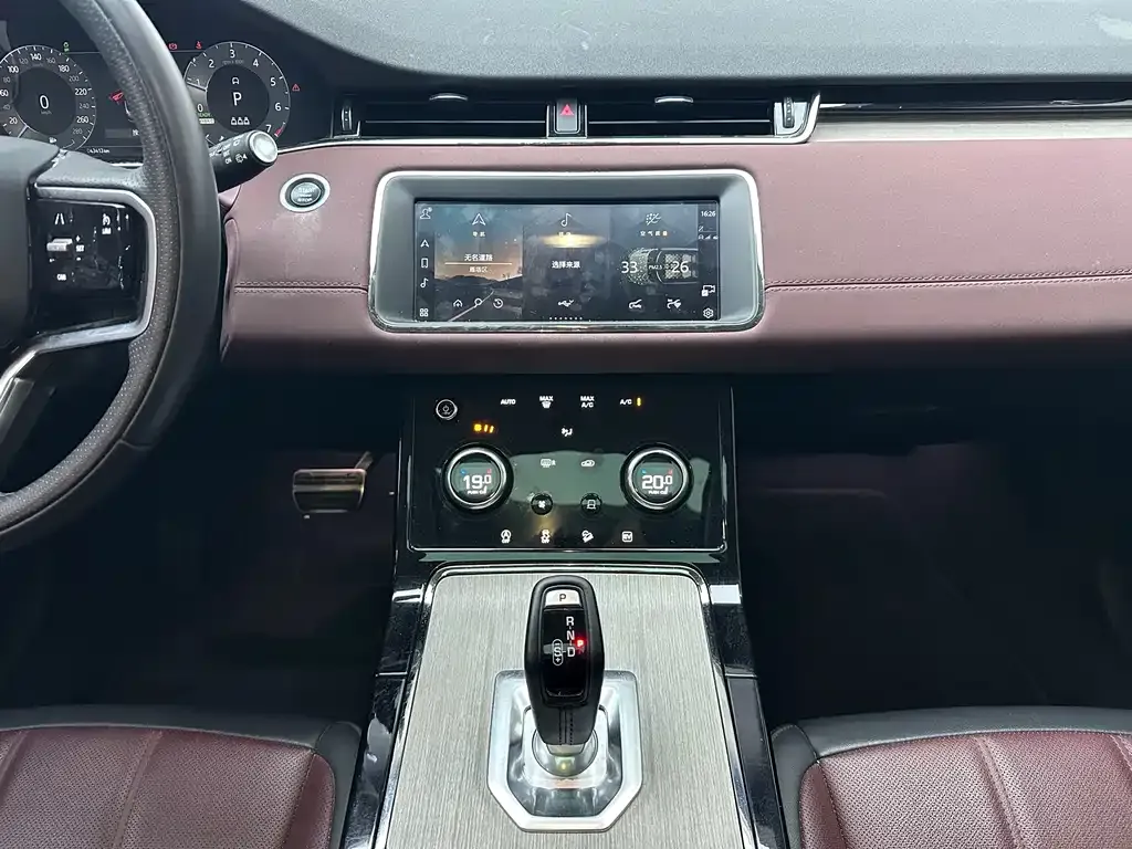Land Rover Evoque PHEV 2024 из CN, фото 2