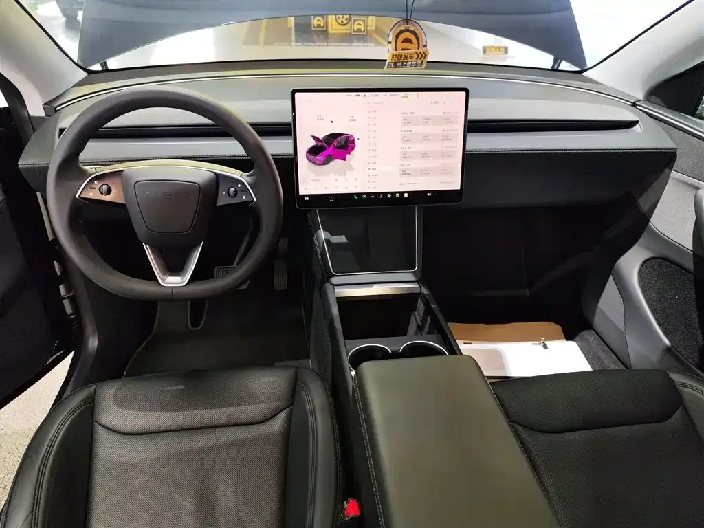 Tesla Model Y — фото 8