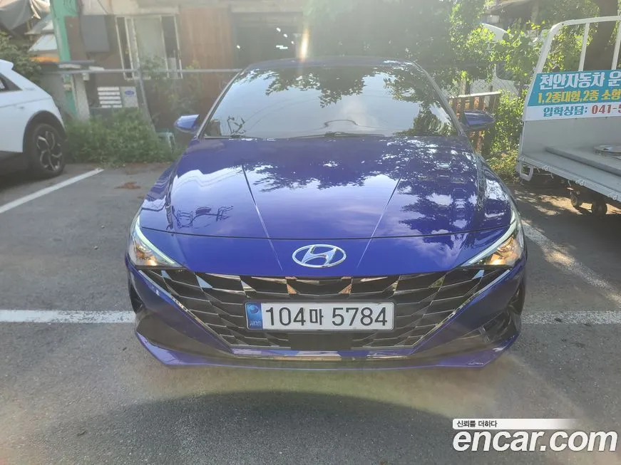 Hyundai AVANTE — фото 1