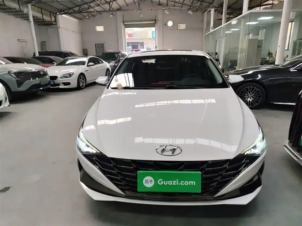 Hyundai Elantra — фото 6