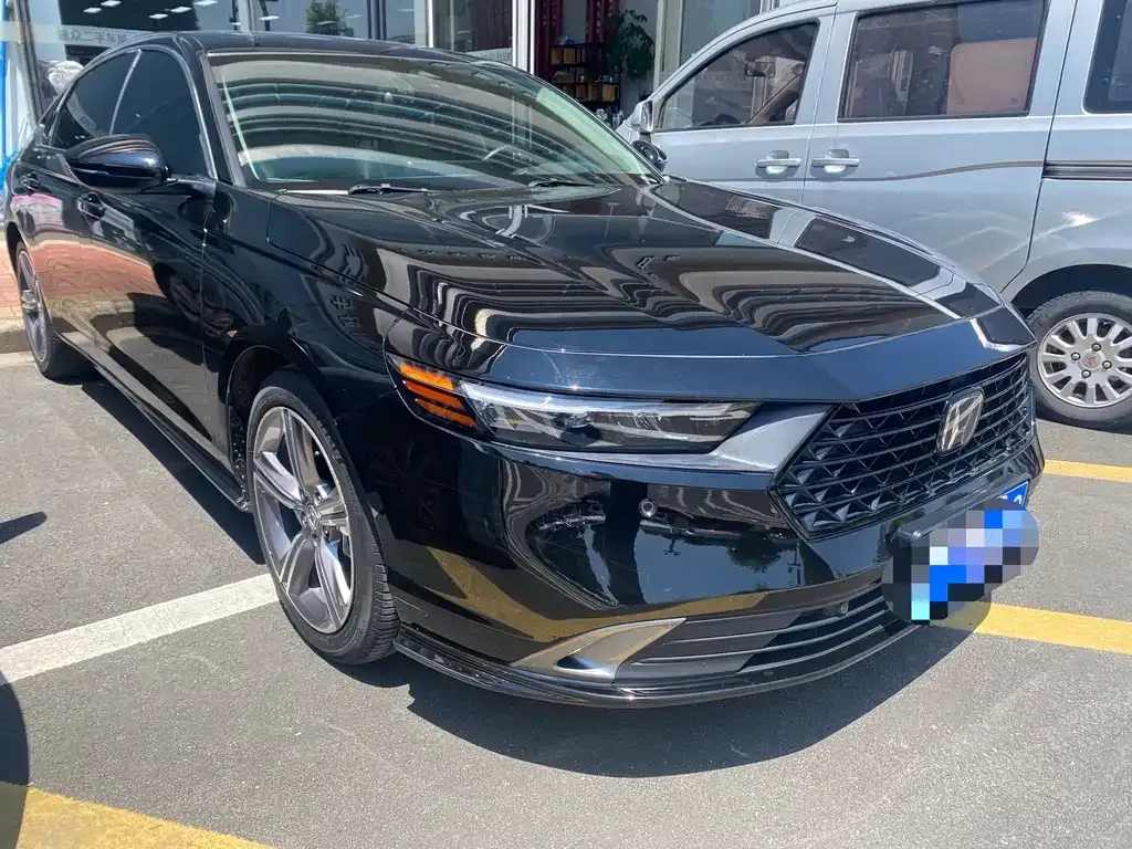 Honda Accord — фото 9