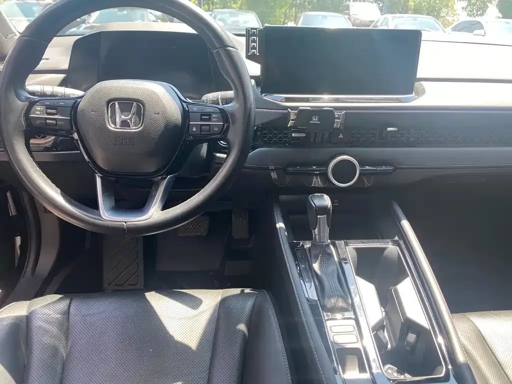 Honda Accord — фото 4