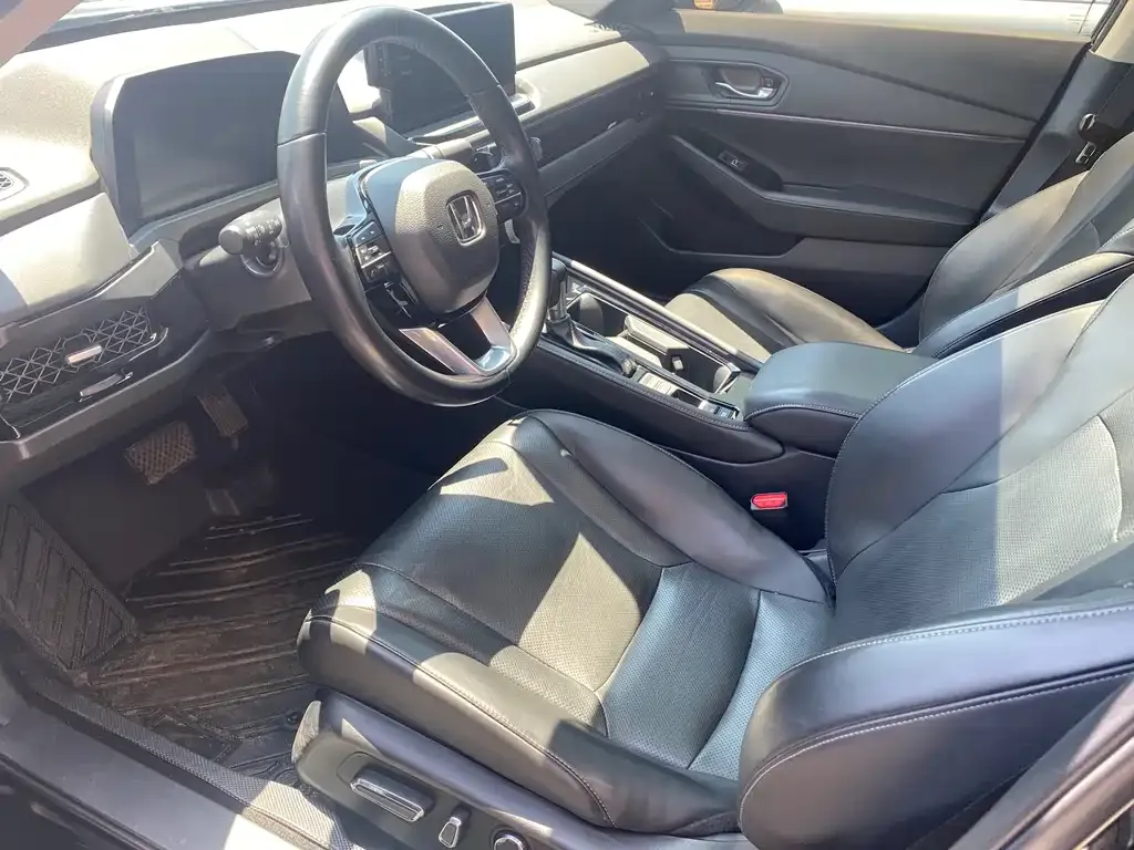 Honda Accord — фото 10