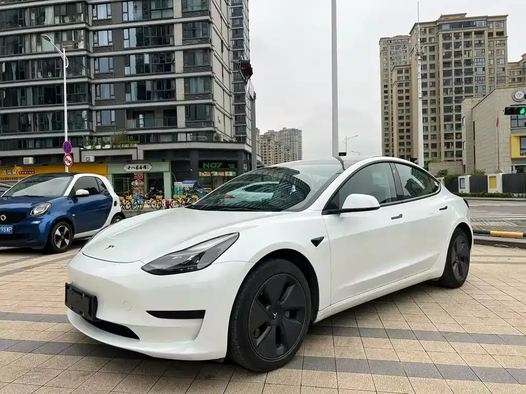 Tesla Model 3 — фото 6