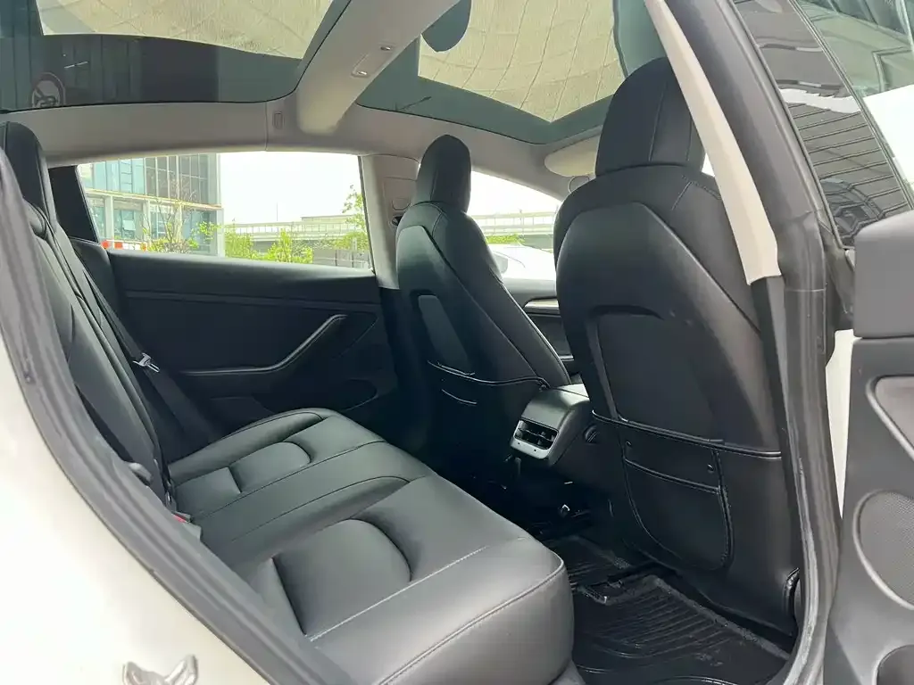 Tesla Model 3 — фото 4