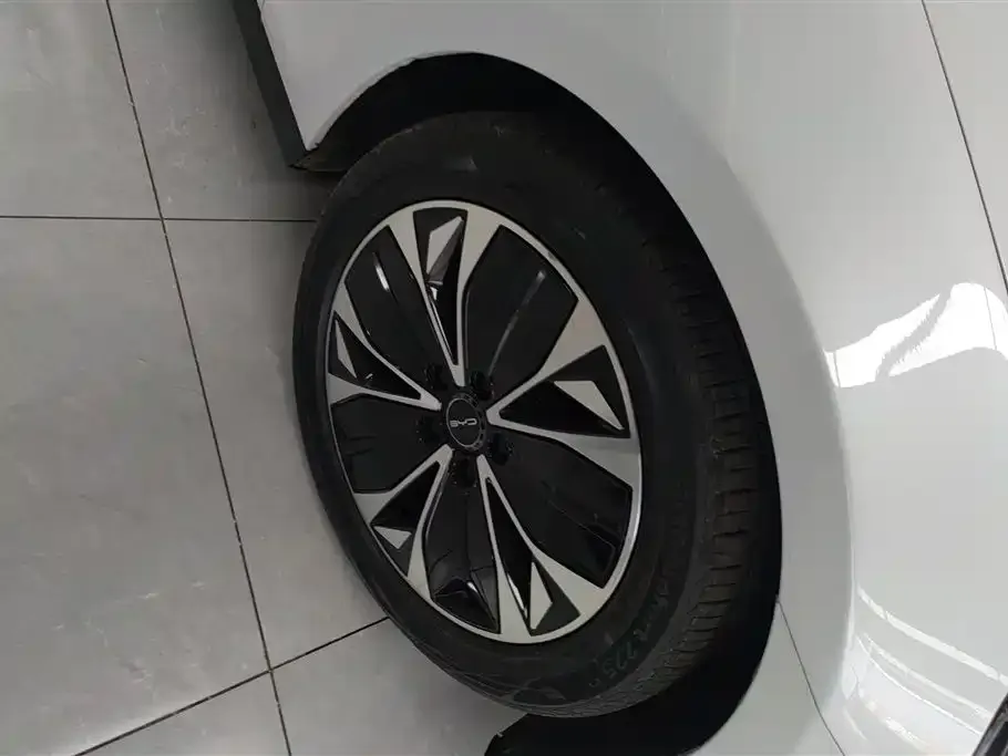 BYD Seal — фото 4