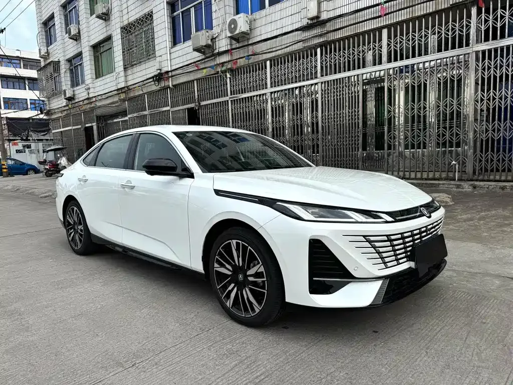 Changan Eado — фото 10