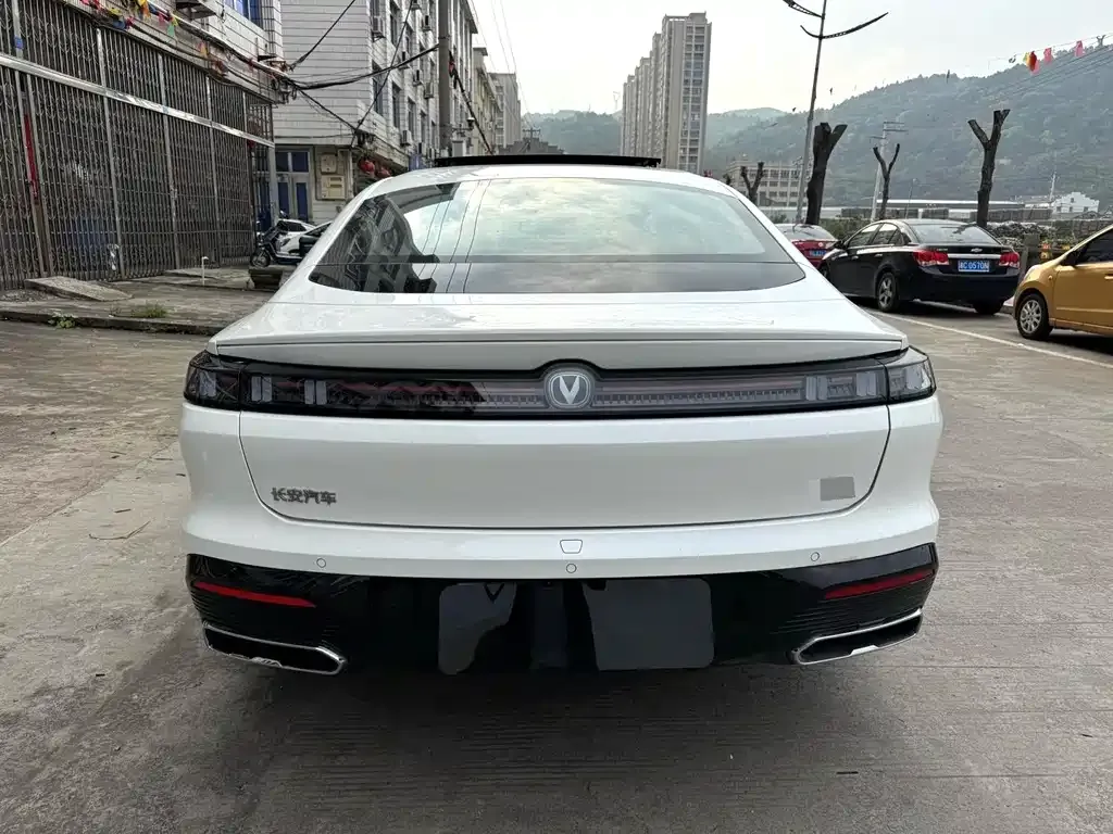 Changan Eado — фото 8