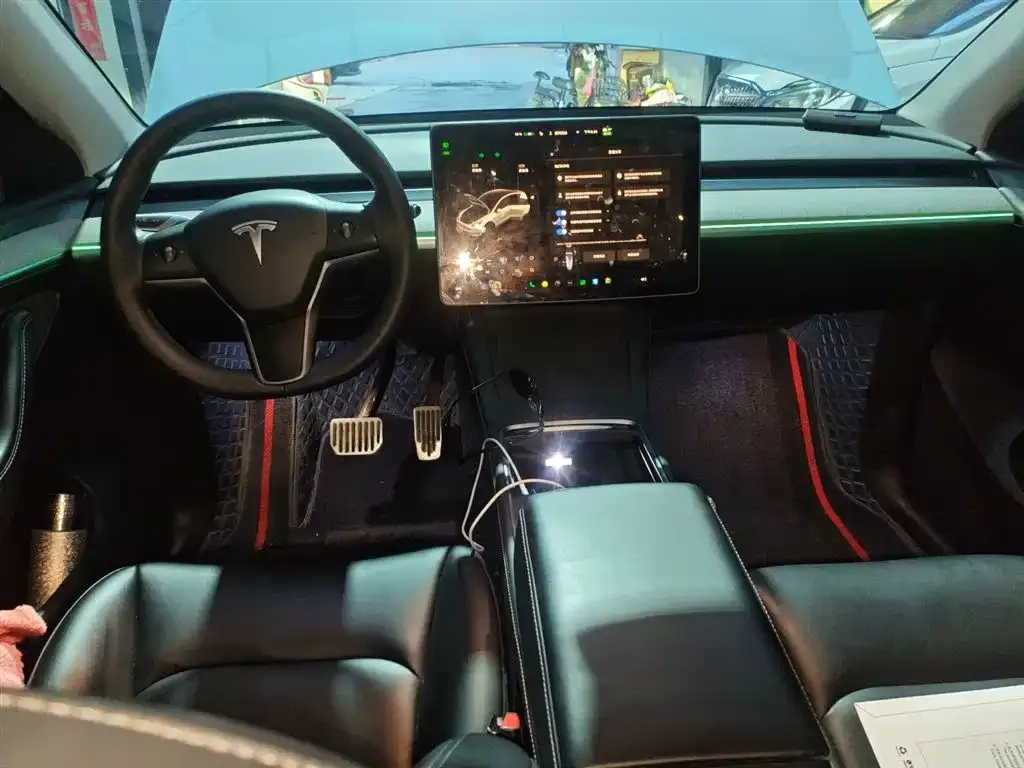 Tesla Model Y — фото 7