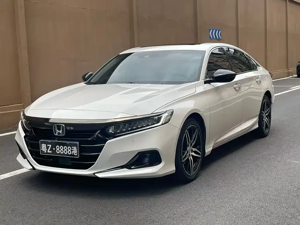 Honda Accord — фото 1