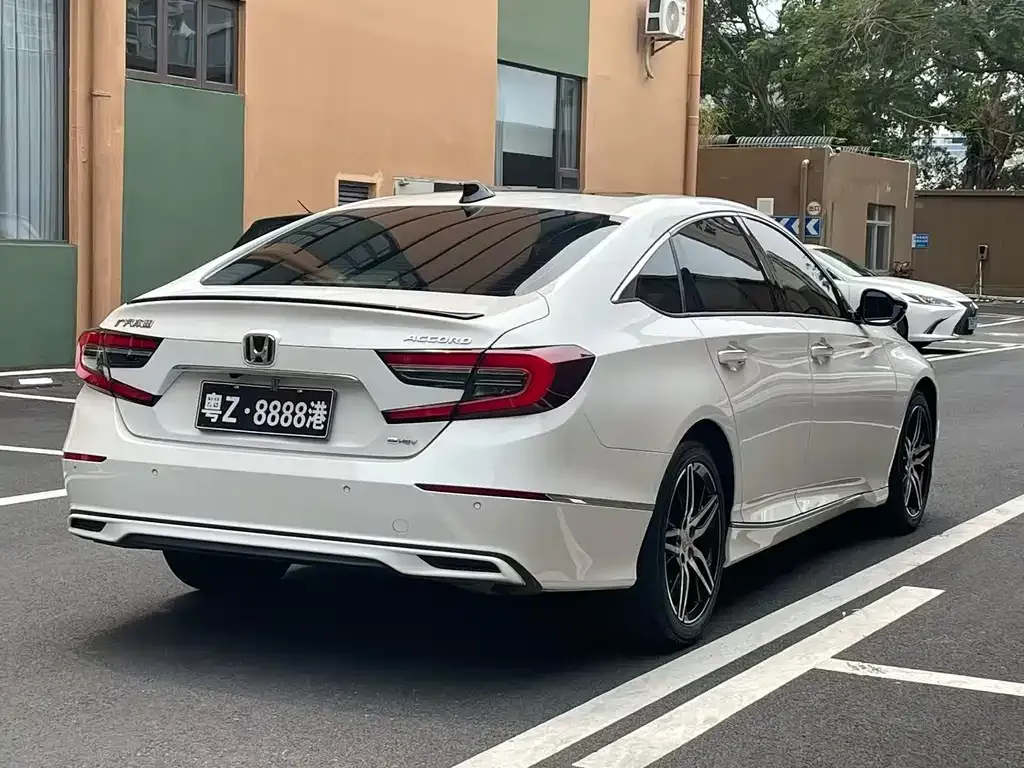 Honda Accord — фото 3