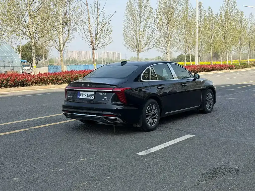 Hongqi H5 — фото 9