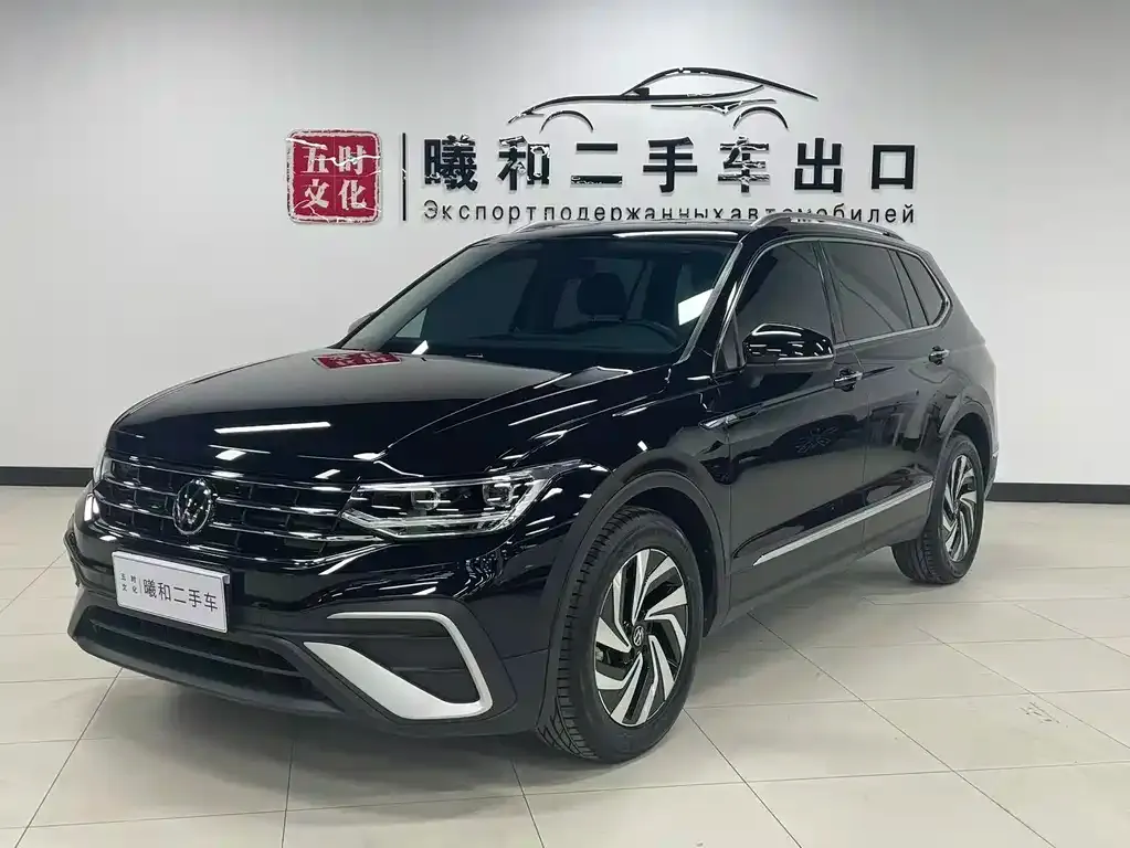 Volkswagen Tiguan L — фото 1