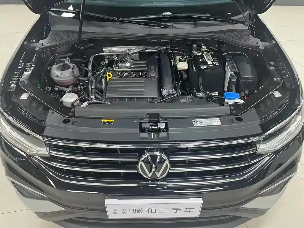 Volkswagen Tiguan L — фото 10