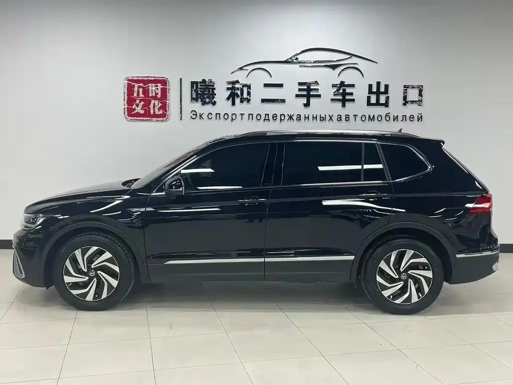 Volkswagen Tiguan L — фото 6